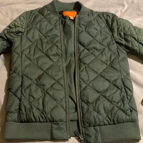 This jacket is use but so good condition color army green. - Picture 1 of 8